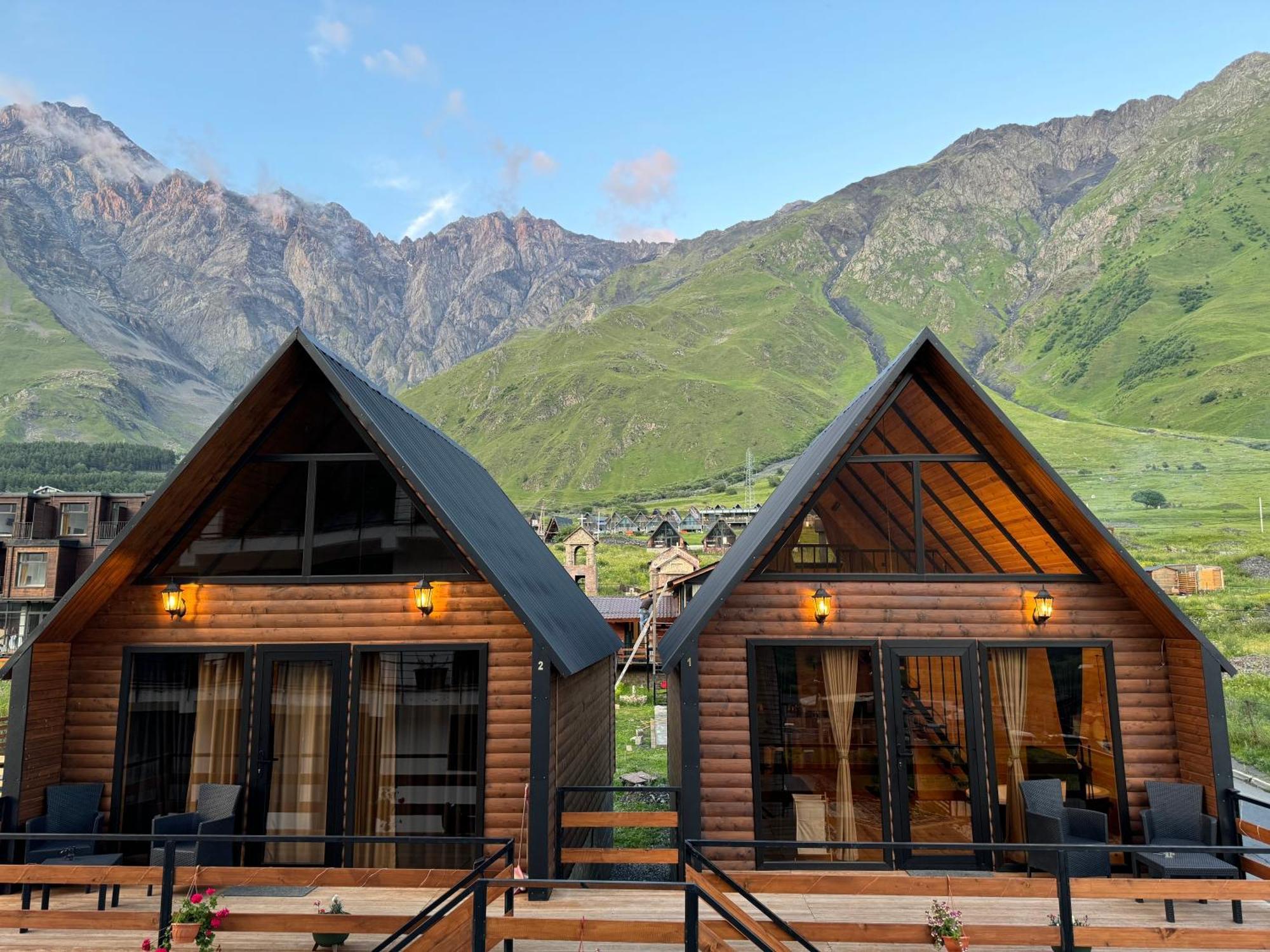 Outdoor Cottages Kazbegi Esterno foto
